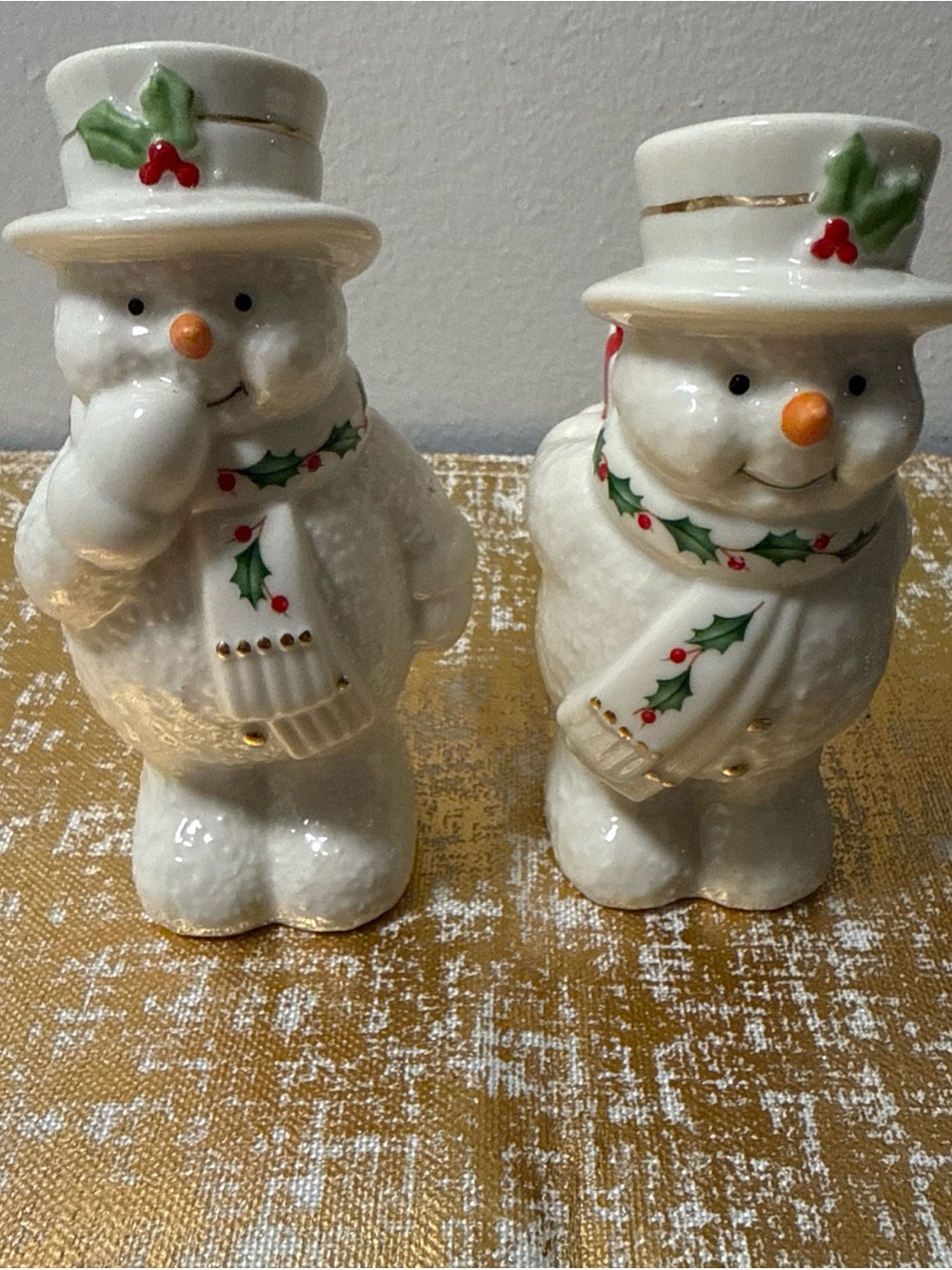 Lenox. Holiday Snowman Salt & Pepper Shakers - White Ceramic